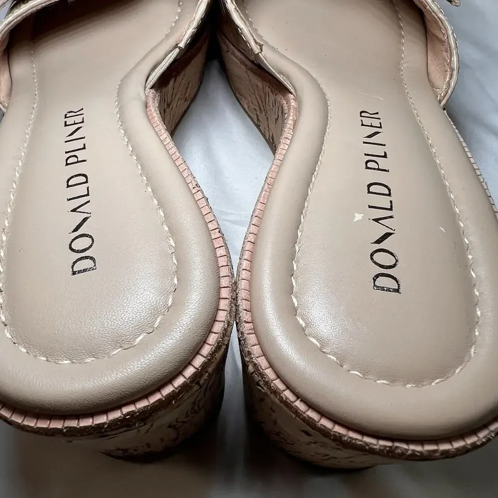 Donald Pliner Womens Size 7M Nude Croc Embossed Silver Buckle Cork Wedge Sandals
